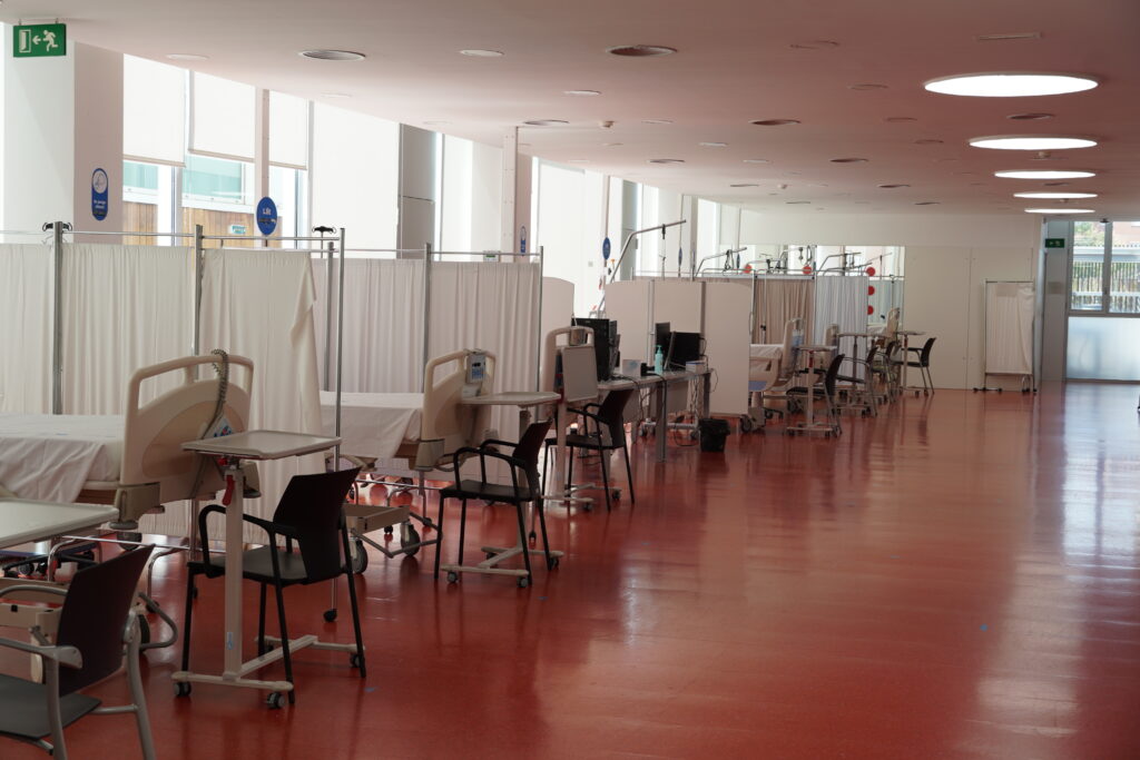 The facilities of a general hospital seen from outside